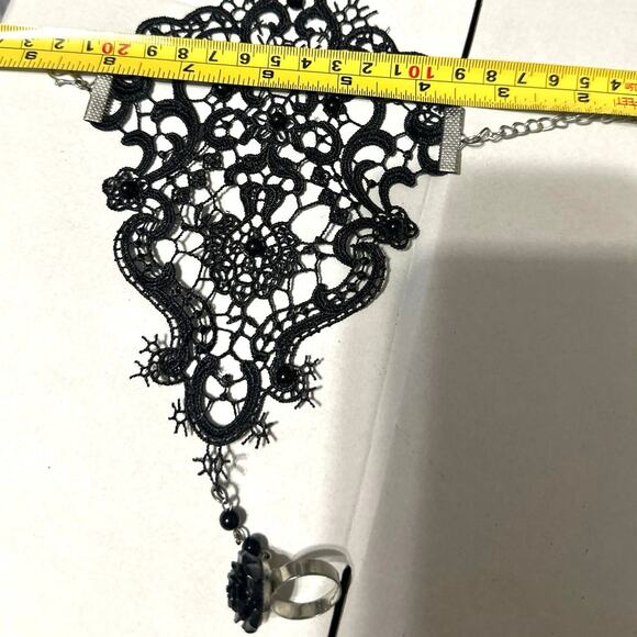 Fingerless Gloves Steampunk Women Bridal Bracelet Ring Set Short Floral Lace NWT - Picture 6 of 9